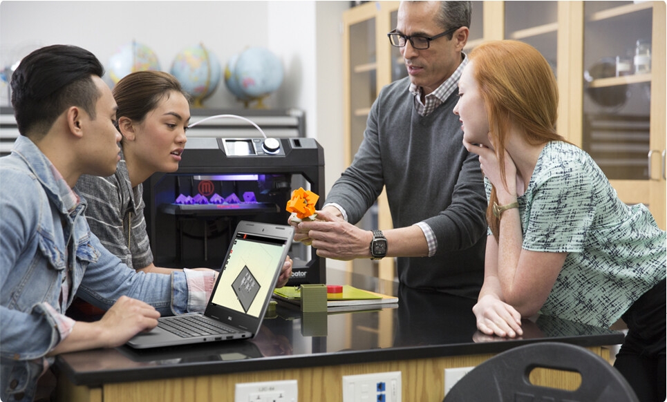 Dell Latitude 3380 Education: Made for active education.