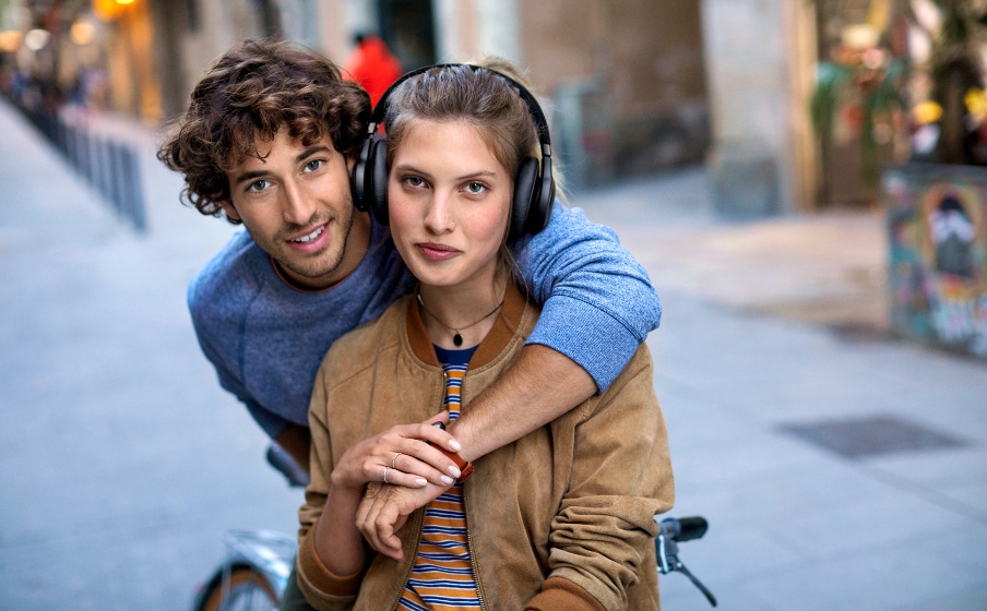 JBL Live 650BTNC JBL Signature Sound - Image