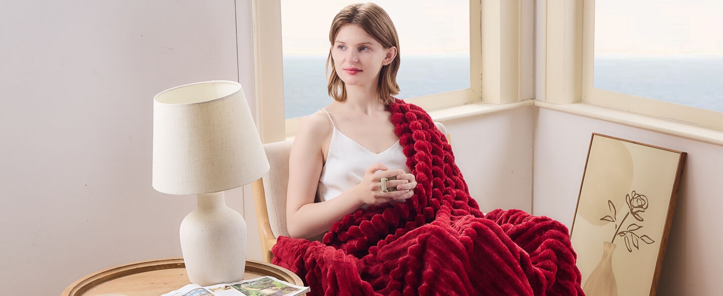 NEWCOSPLAY Premium Silky Flannel Fleece 3D Ribbed Jacquard Lightweight Bed Blanket