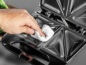 Geepas Toastie Maker 2 Slice Sandwich Toaster, Cooks Delicious Sandwiches, Black