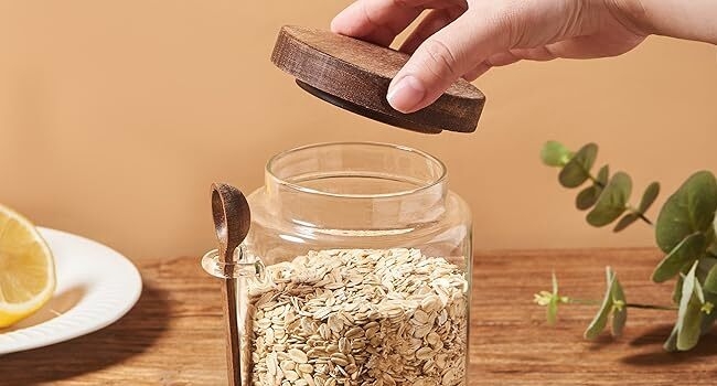 Eden & Willow Glass Kitchen Storage Jar with Acacia Lid and Spoon