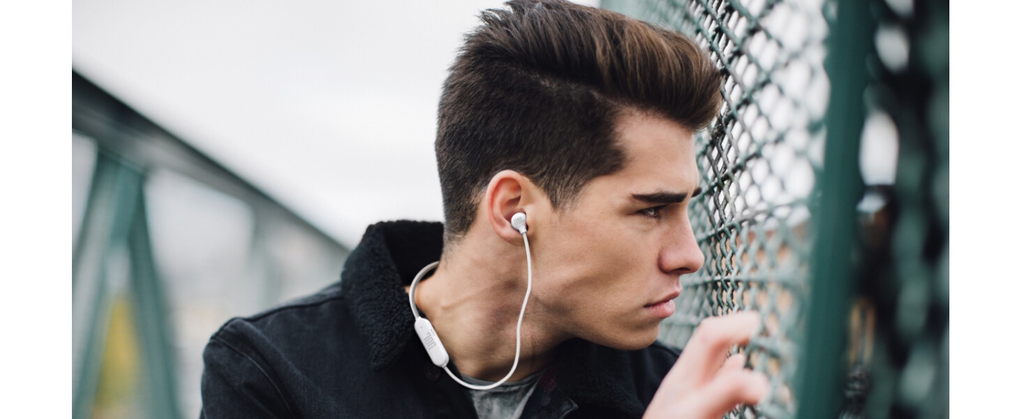that’s both deep and powerfulbluetooth 50 for lossless quality - stream your favourite tunes in