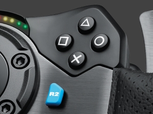 zoom on the controls of G29 racing wheel for playstation