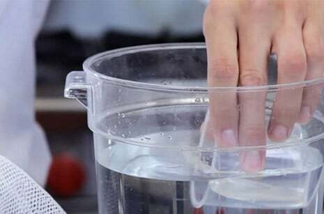 How do you use a rice cooker