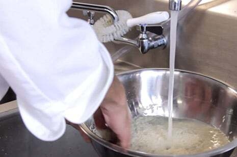 How long does it take to cook rice in a rice cooker