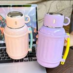  large-capacity, insulated water bottle. Multcolour