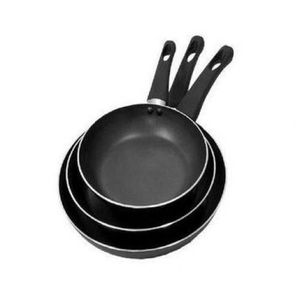 A Set Of 3 Non-Sticky Frying Pans - Black