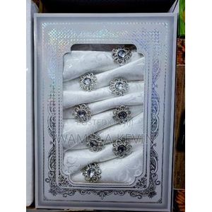 Table cloth with 8napkin