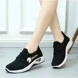 Women Shoes Trendy Sports Shoes Lightweight Soft Soled Casual Girl Sneakers