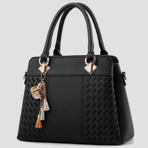 Ladies black handbag shop
