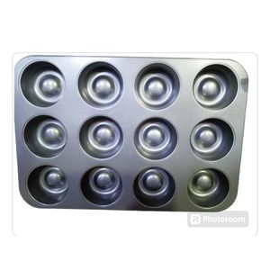 Fame Kitchen 12 Muffin Cake Mold Baking Pan - Black