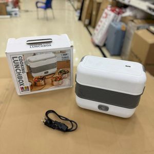 multi-functional electric cooking lunchbox with a 2-liter capacity and 200W of power.