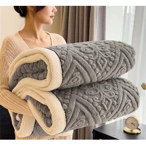 6*6 Tufted Duvet Set With 1 Bedsheet & 2 Pillowcases-Grey