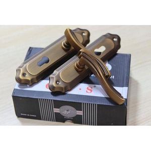 GJS  Strong rust free Door lock Handle Set