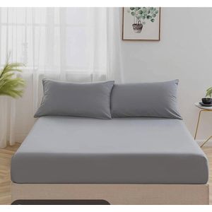Fitted bedsheet 