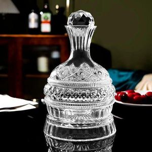 Elegant Glass Decanter with Faceted Stopper - Transparent