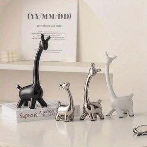 Modern Minimalist Giraffe Ceramic Home Decor Statues (Set 0f 4)