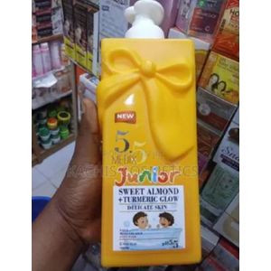 Medix 5.5 Junior Almond & Turmeric Body Lotion