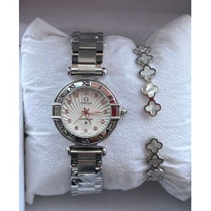 Classic Ladies Watch with a Bracelet - Silver