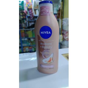 NIVEA Radiant & Beauty Even Glow lotion is enriched with 95% Pure Vitamin C, Turmeric, Pearl Extract & SPF15