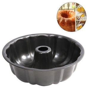 Keeping Silicone Fluted Cake Pan Round Deep Bundt Cake Baking Pan - Black