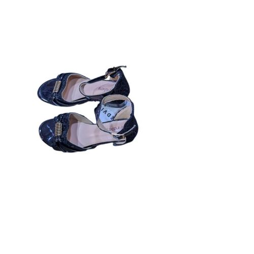 product_image_name-Fashion-Kid's Elegant Black Patent Leather Heeled Sandals with Gold Chain Detail - Black-1