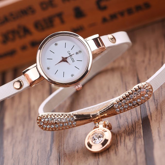 analog quartz wrist watch